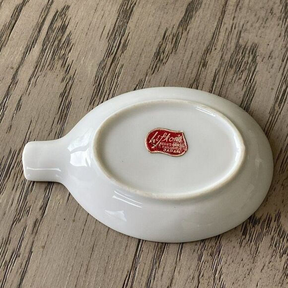 Vintage Lefton Personal Porcelain Ashtray with Floral Design - Picture 4 of 9